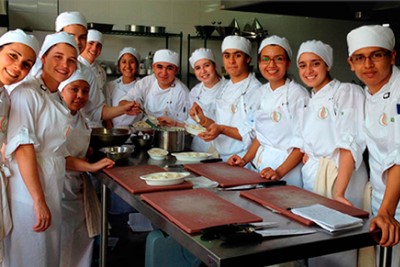 La sauvegarde du patrimoine gastronomique manabita grâce à l’école « Iche »