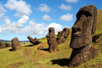 Les moaï de Rapa Nui (D.R.)