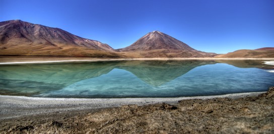 La Laguna Verde et le volcan Licancabur (Crédit : Ville Miettinen)