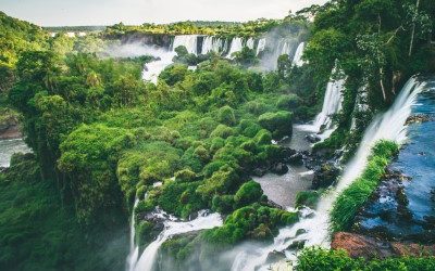 Iguazú Falls: A natural spectacle on the border of two Worlds