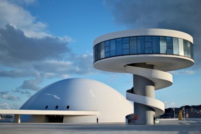 Oscar Niemeyer : Architecte de la Courbe et Visionnaire Brésilien