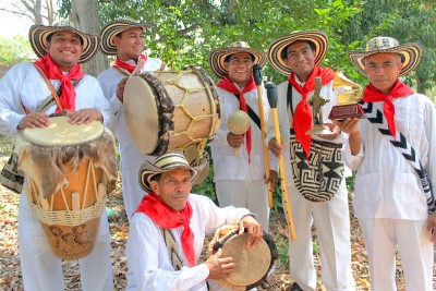  Los Gaiteros de San Jacinto 